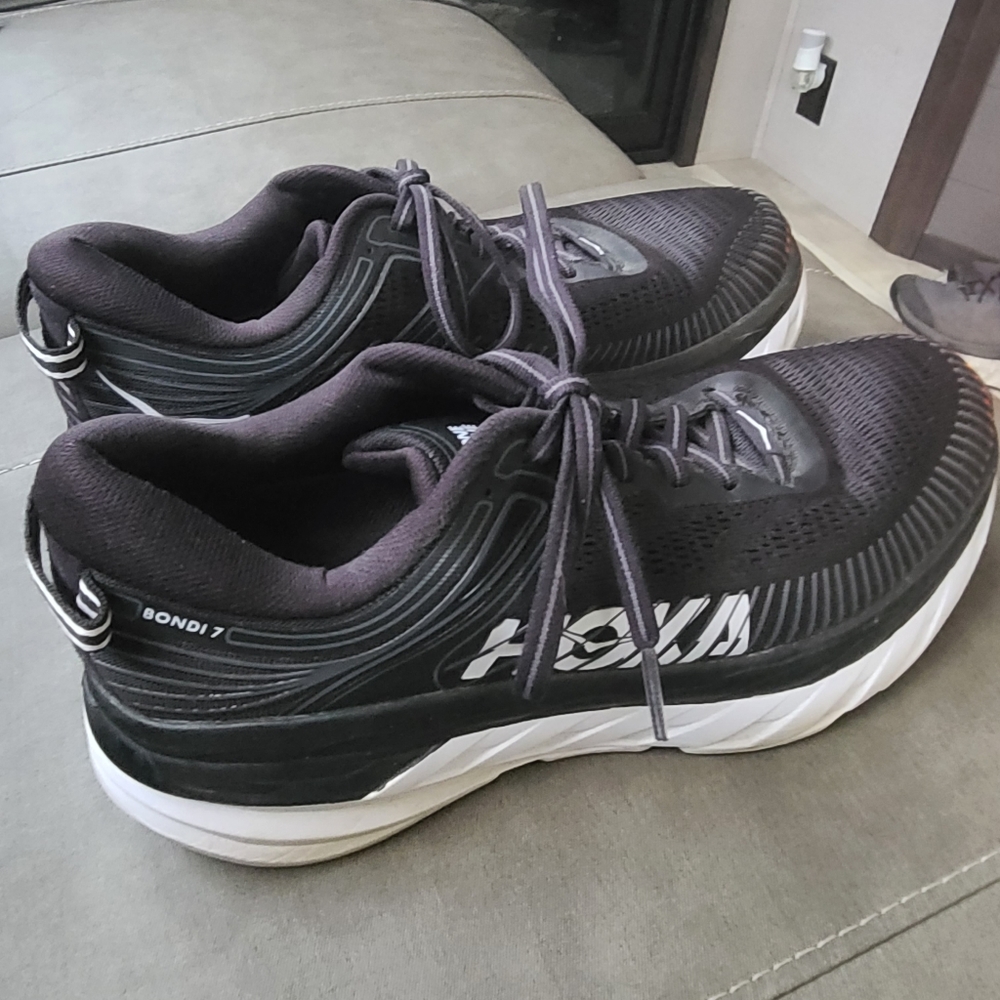 HOKA Bondi 7 Womens sz 8